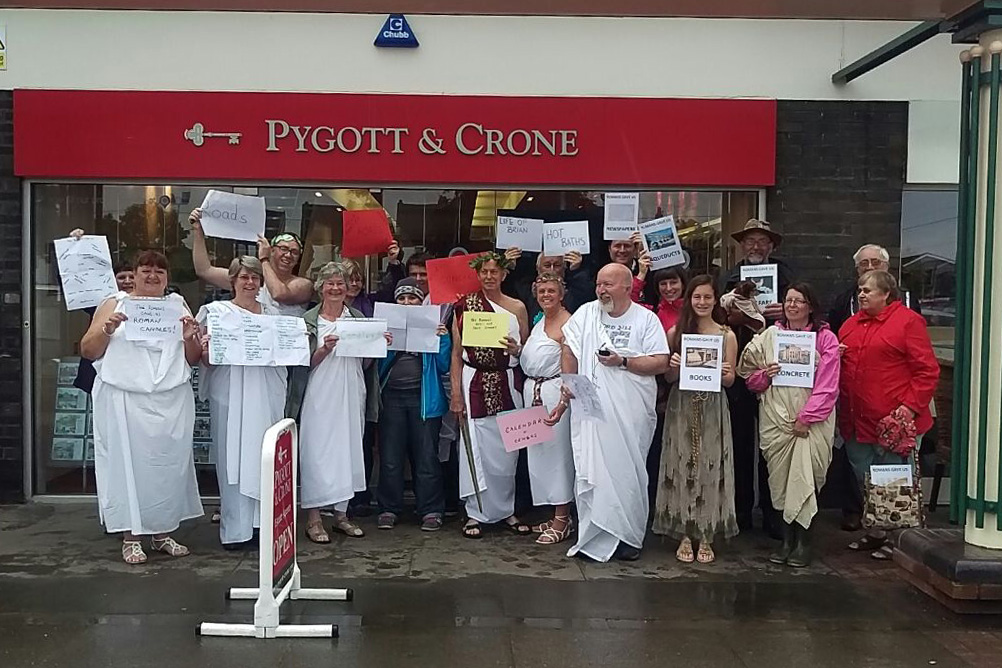 Roman togas wwfm geocaching flash mob