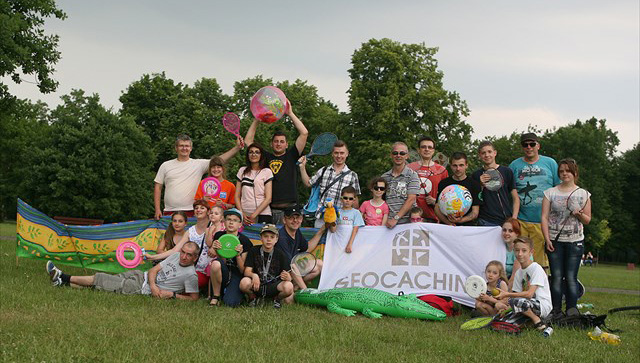 beach toys wwfm geocaching flash mob